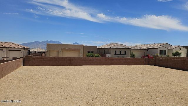 854 N Astronomer Lane, Green Valley, AZ 85614