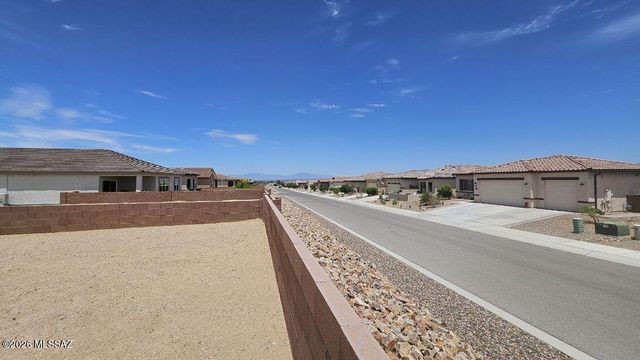 854 N Astronomer Lane, Green Valley, AZ 85614