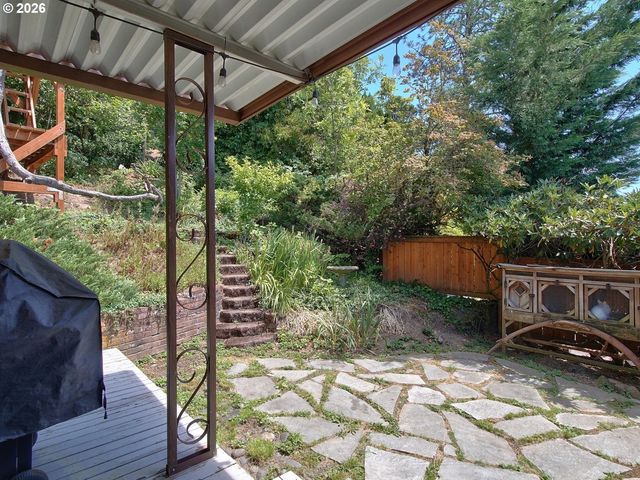 4422 Sw WASHOUGA Ave, Portland, OR 97239