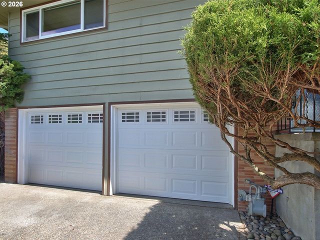 4422 Sw WASHOUGA Ave, Portland, OR 97239