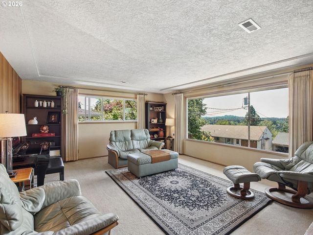 4422 Sw WASHOUGA Ave, Portland, OR 97239