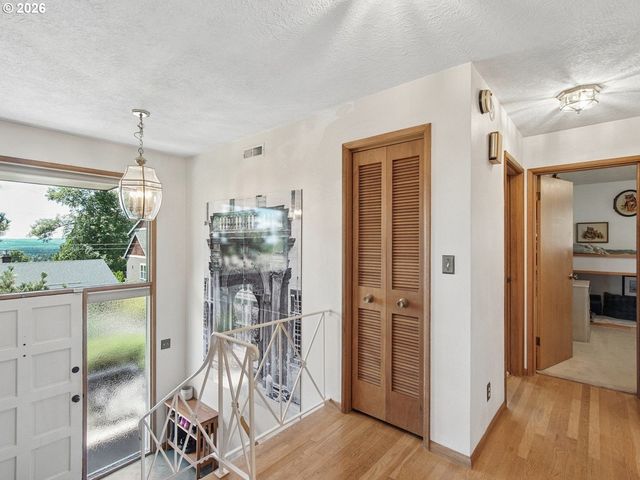 4422 Sw WASHOUGA Ave, Portland, OR 97239