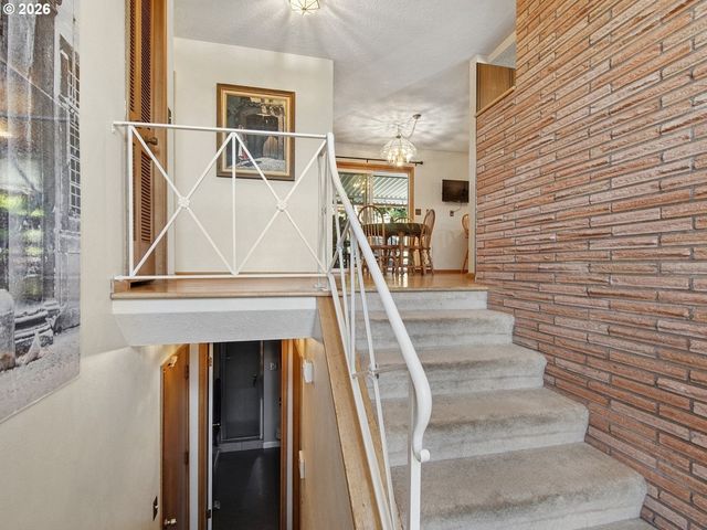 4422 Sw WASHOUGA Ave, Portland, OR 97239