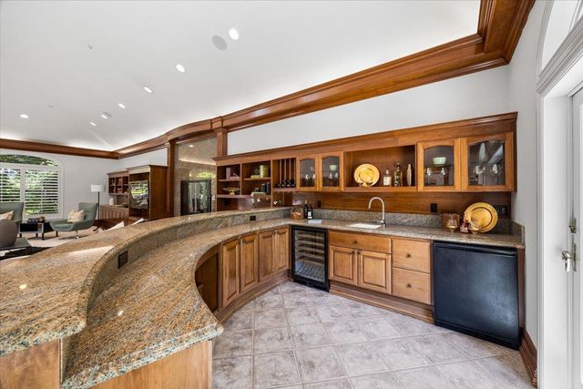 801 Eucalyptus Avenue, Hillsborough, CA 94010