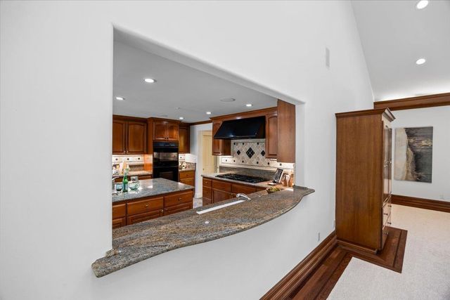 801 Eucalyptus Avenue, Hillsborough, CA 94010