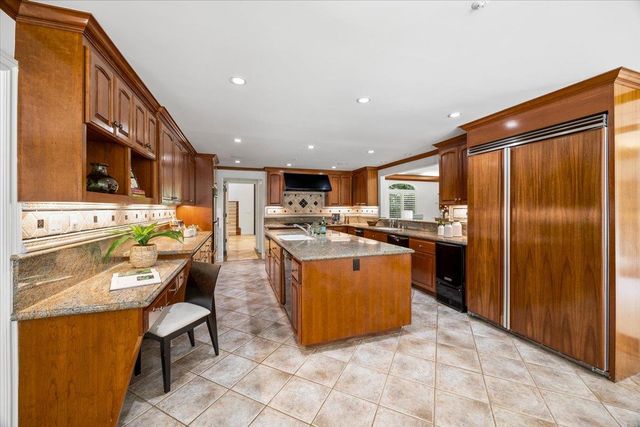 801 Eucalyptus Avenue, Hillsborough, CA 94010