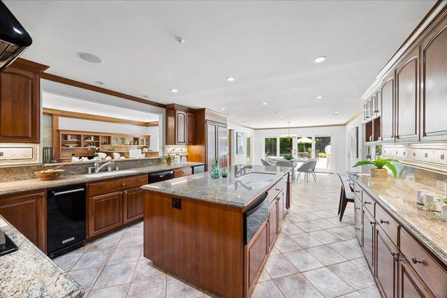 801 Eucalyptus Avenue, Hillsborough, CA 94010