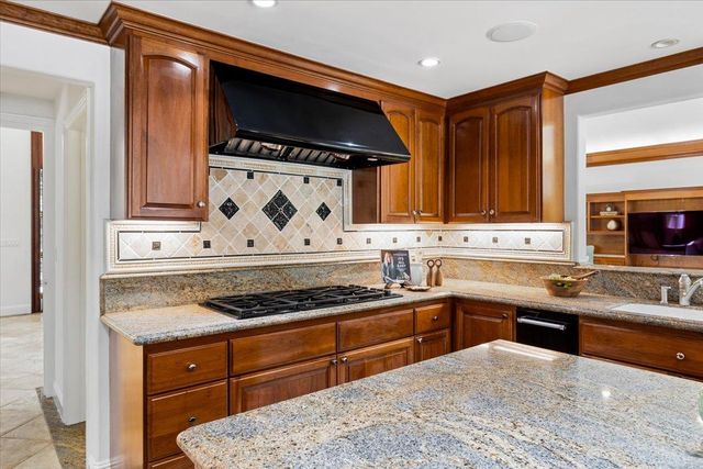 801 Eucalyptus Avenue, Hillsborough, CA 94010