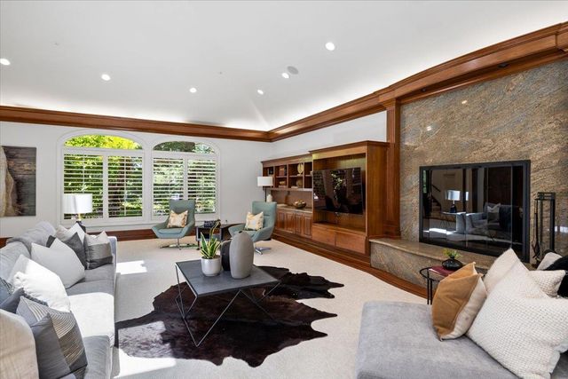 801 Eucalyptus Avenue, Hillsborough, CA 94010