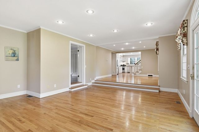 38 Oxford Road, Longmeadow, MA 01106