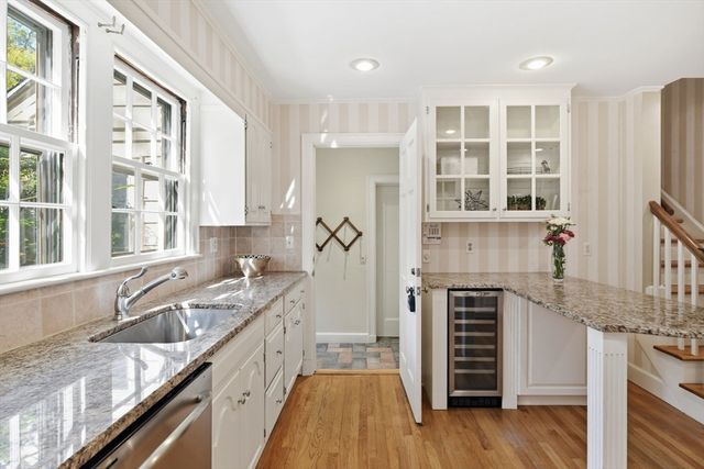 38 Oxford Road, Longmeadow, MA 01106