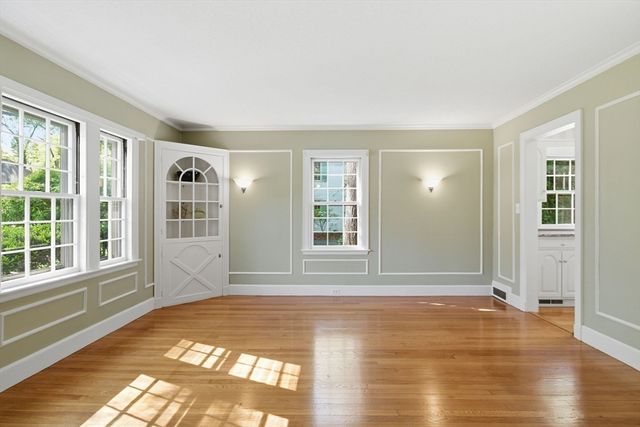 38 Oxford Road, Longmeadow, MA 01106