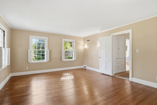 38 Oxford Road, Longmeadow, MA 01106