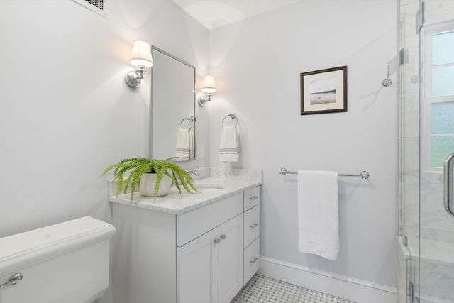 38 Oxford Road, Longmeadow, MA 01106