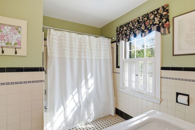 38 Oxford Road, Longmeadow, MA 01106