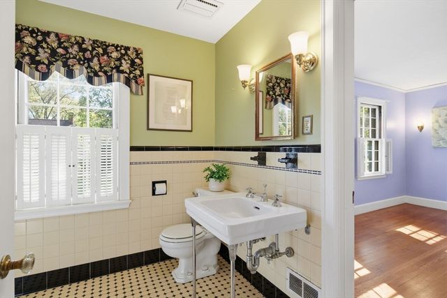 38 Oxford Road, Longmeadow, MA 01106