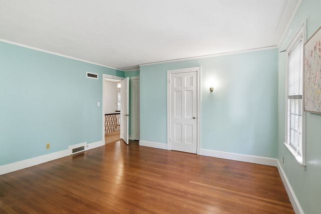 38 Oxford Road, Longmeadow, MA 01106