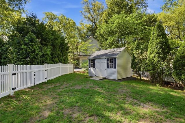38 Oxford Road, Longmeadow, MA 01106