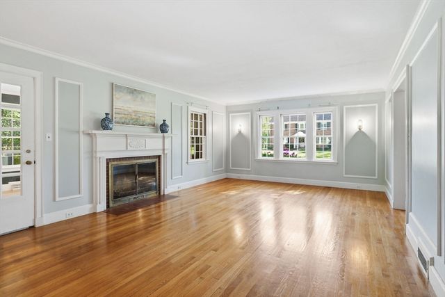 38 Oxford Road, Longmeadow, MA 01106
