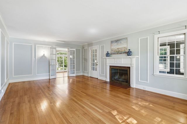 38 Oxford Road, Longmeadow, MA 01106