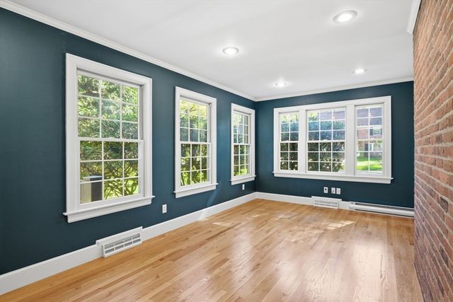 38 Oxford Road, Longmeadow, MA 01106