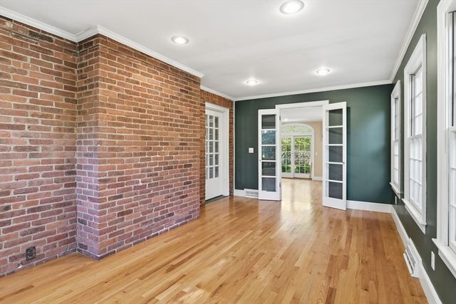 38 Oxford Road, Longmeadow, MA 01106
