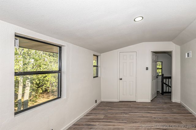 731 8th Avenue NW, Ardmore, OK 73401