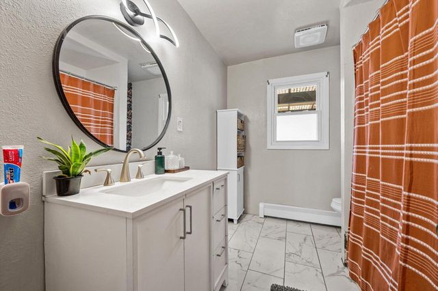 605 Juniper COURT, West Bend, WI 53095