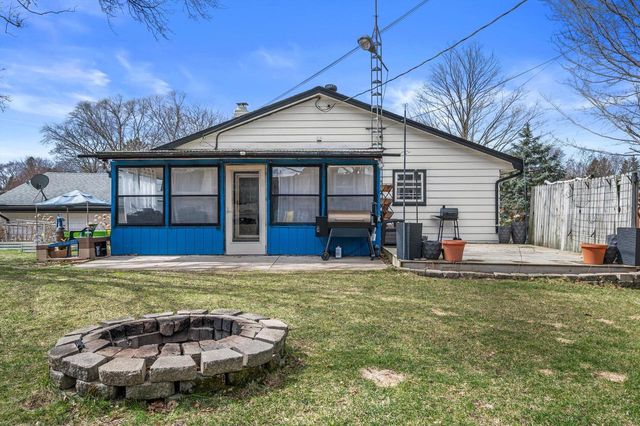605 Juniper COURT, West Bend, WI 53095