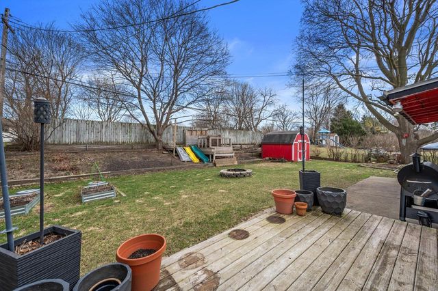 605 Juniper COURT, West Bend, WI 53095