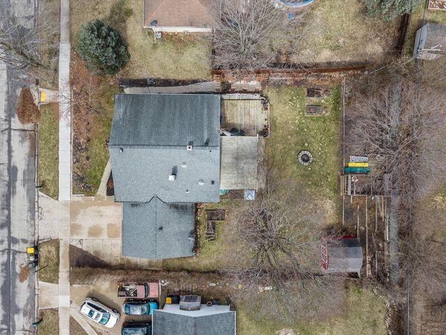 605 Juniper COURT, West Bend, WI 53095