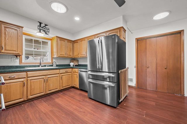 605 Juniper COURT, West Bend, WI 53095