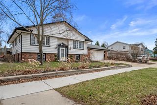 605 Juniper COURT, West Bend, WI 53095