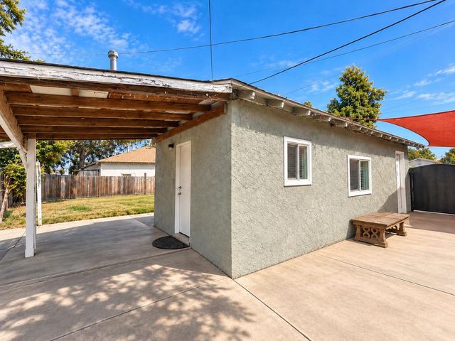 1247 E Cortland Avenue, Fresno, CA 93704