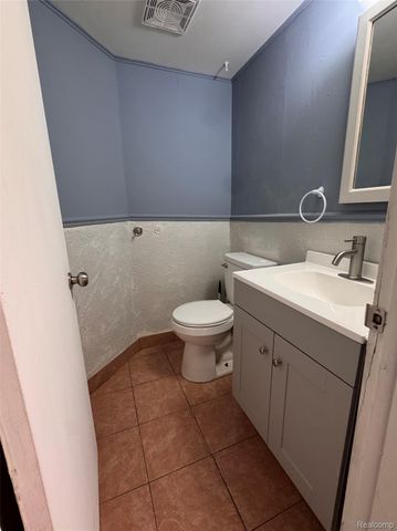 8557 Winchester Drive, Sterling Heights, MI 48313
