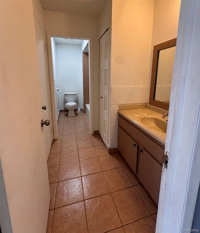 8557 Winchester Drive, Sterling Heights, MI 48313