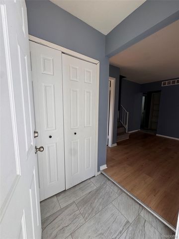 8557 Winchester Drive, Sterling Heights, MI 48313