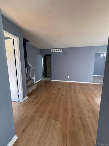 8557 Winchester Drive, Sterling Heights, MI 48313