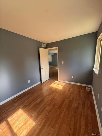 8557 Winchester Drive, Sterling Heights, MI 48313