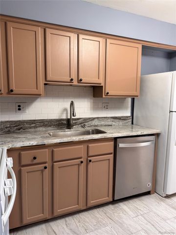 8557 Winchester Drive, Sterling Heights, MI 48313