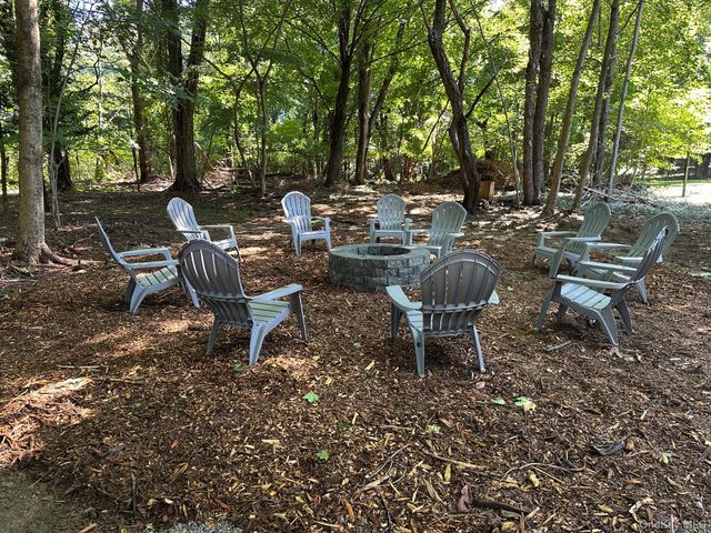 10 Moonedge Road, Northport, NY 11768