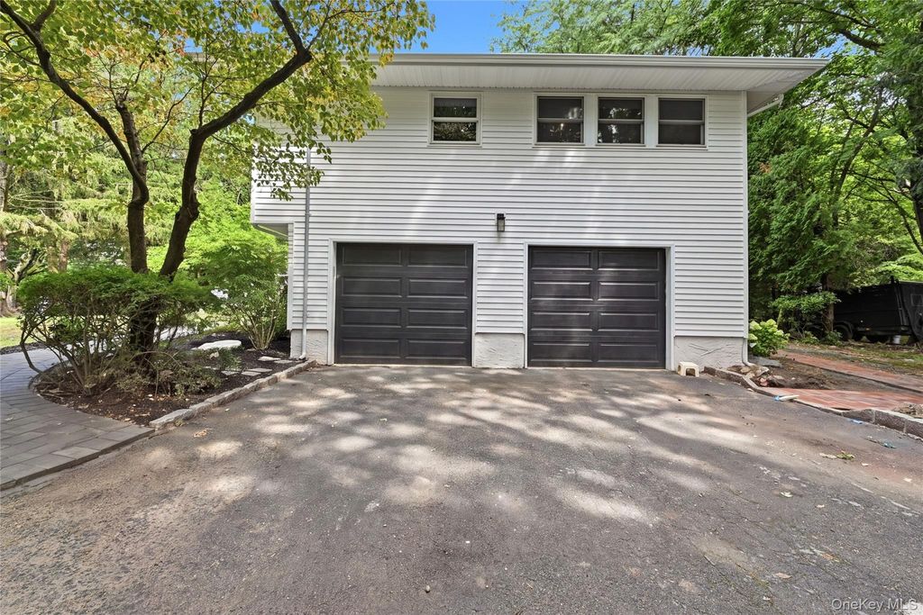 10 Moonedge Road, Northport, NY 11768 — photo 5