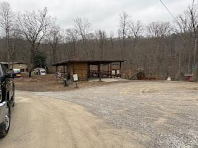 102 Fifth Jasper Road, Burnside, KY 42519