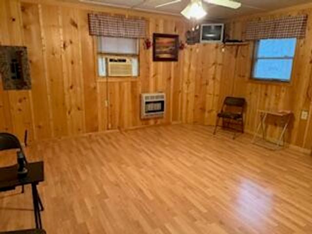 102 Fifth Jasper Road, Burnside, KY 42519