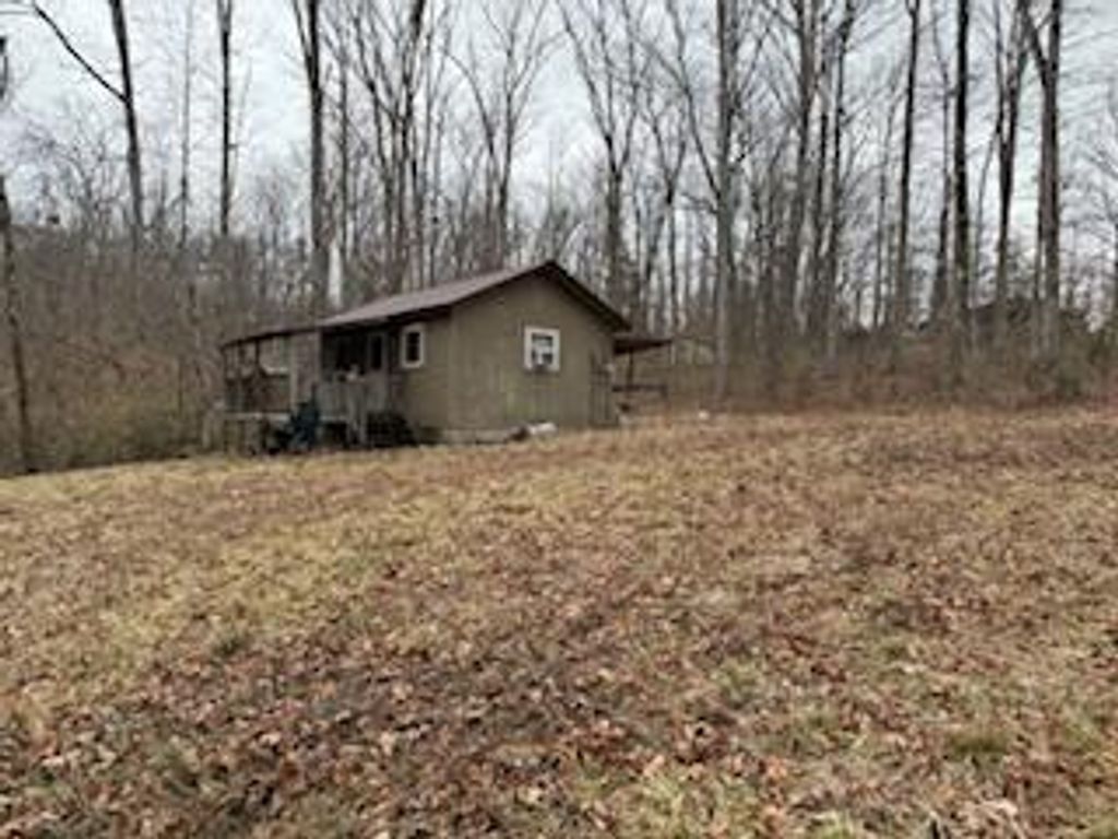 102 Fifth Jasper Road, Burnside, KY 42519