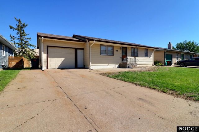 1844 Austin Lane, Fremont, NE 68025
