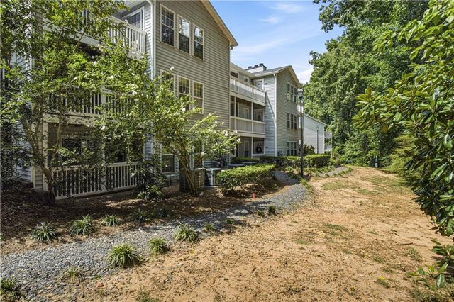 2052 Brian Way, Decatur, GA 30033