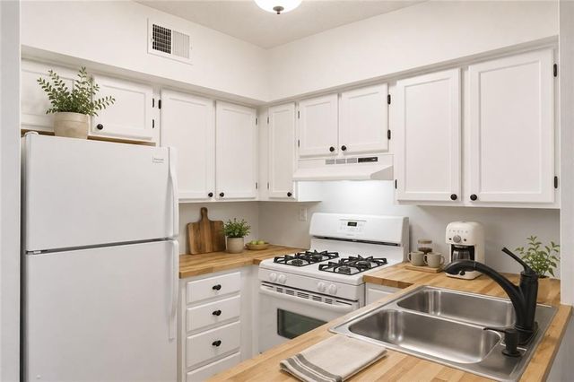 2052 Brian Way, Decatur, GA 30033