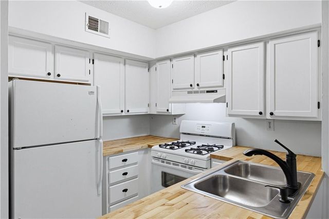 2052 Brian Way, Decatur, GA 30033
