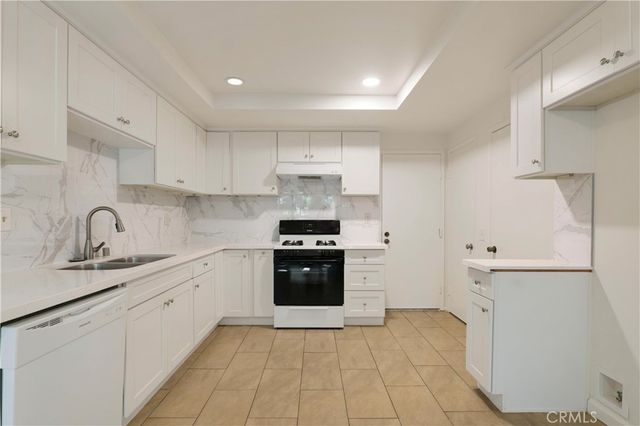 8109 Hanna Avenue, Canoga Park, CA 91304
